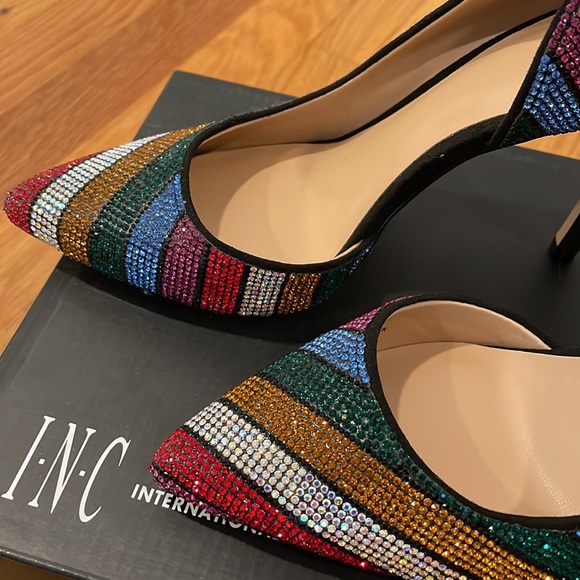 Heels - Picture 3 of 3